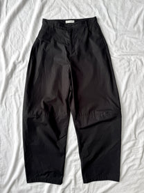 AMOMENTO J-Curved Pants