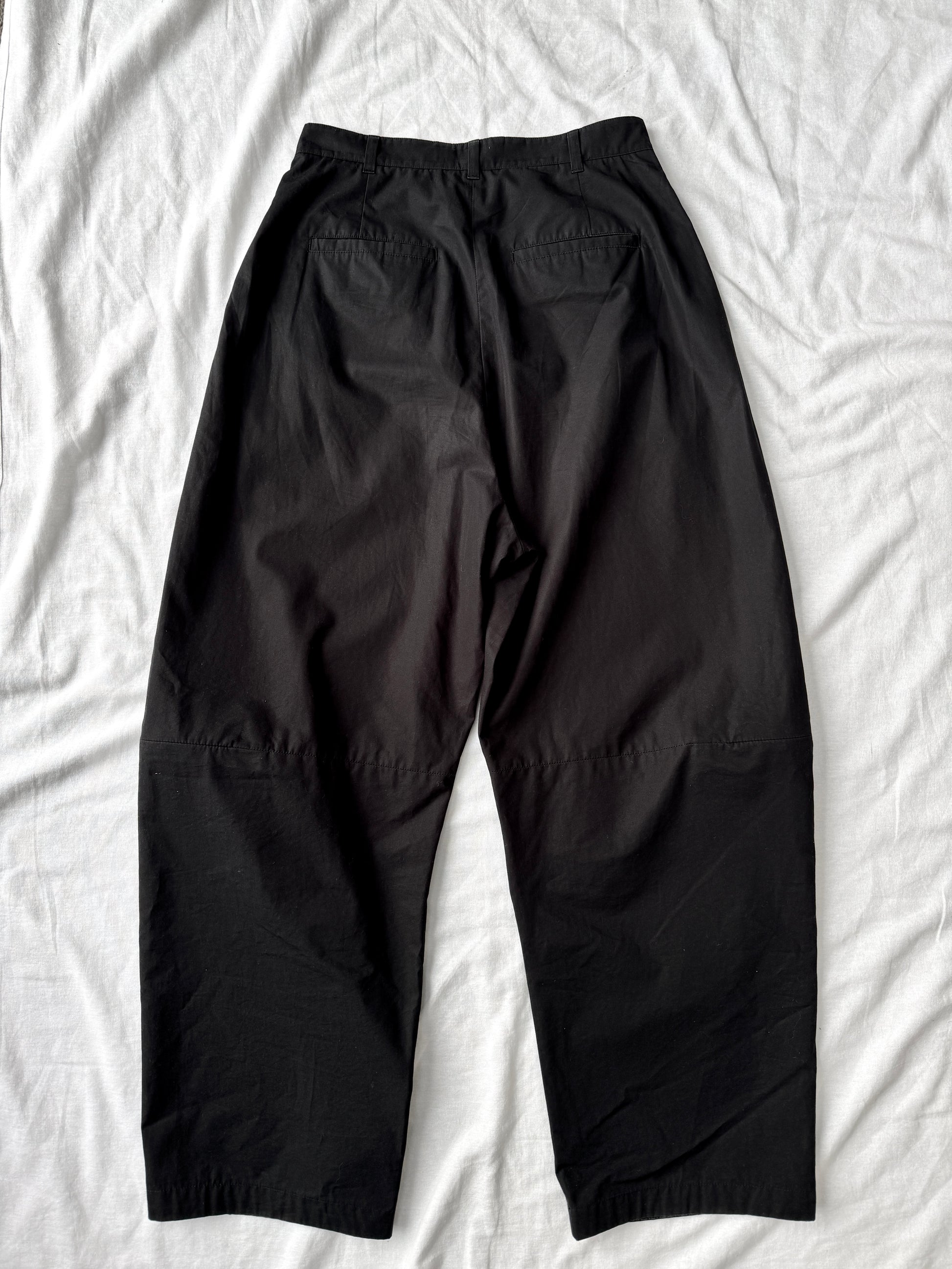 AMOMENTO J-Curved Pants