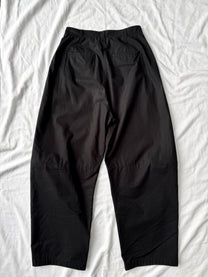 AMOMENTO J-Curved Pants