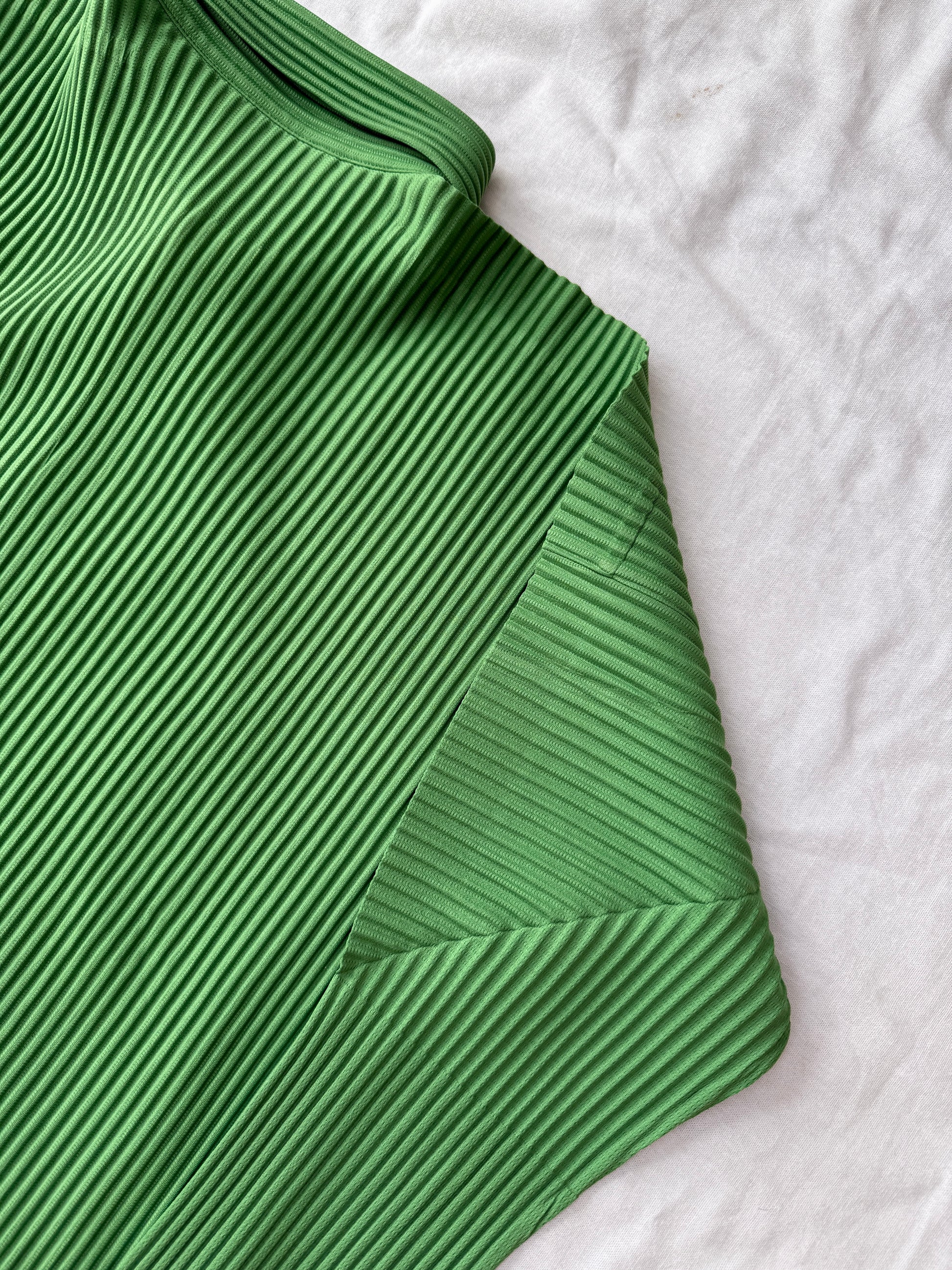 Homme Plisse Issey Miyake Buttoned Down Shirt - Parakeet Green