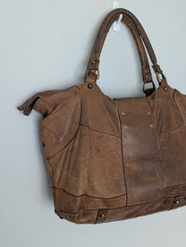 Margiela Line 11 Distressed leather
Shoulder Bag