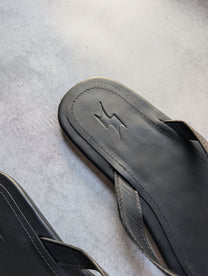 MidnightMart Leather Tabi Flip-Flops