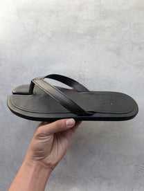 MidnightMart Leather Tabi Flip-Flops